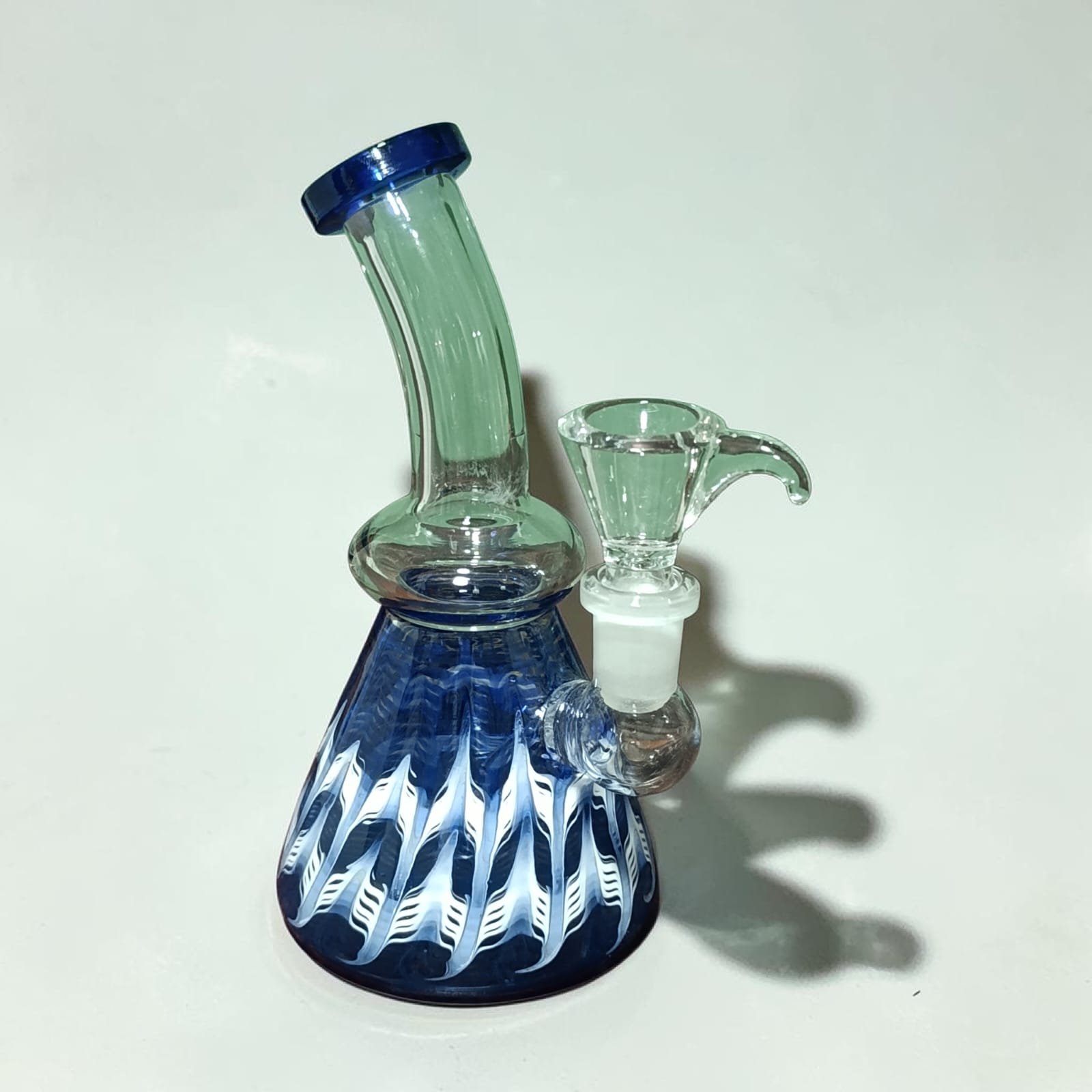 Bong de vidrio pequeño - Imagen 2